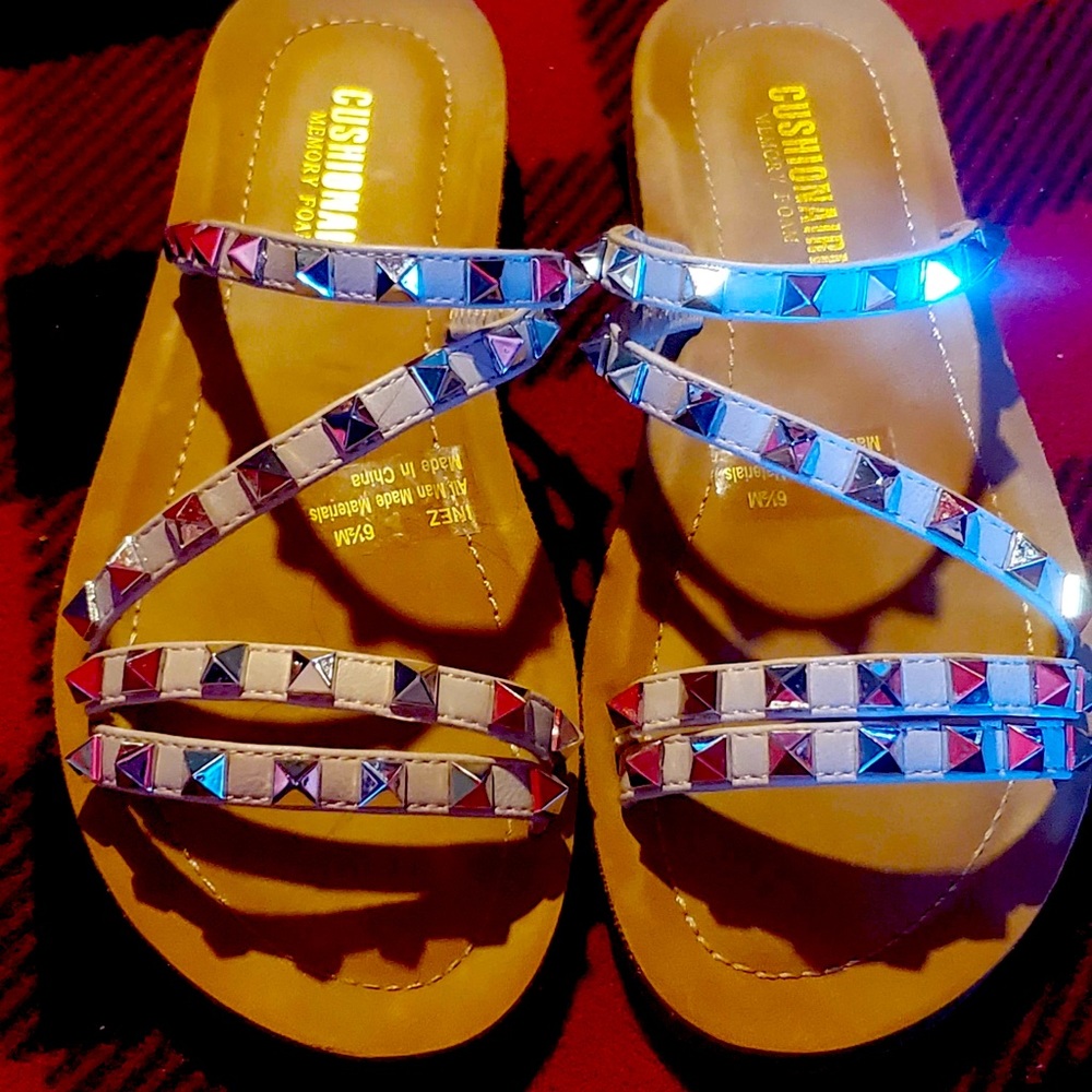 Cushionaire memory foam sandals